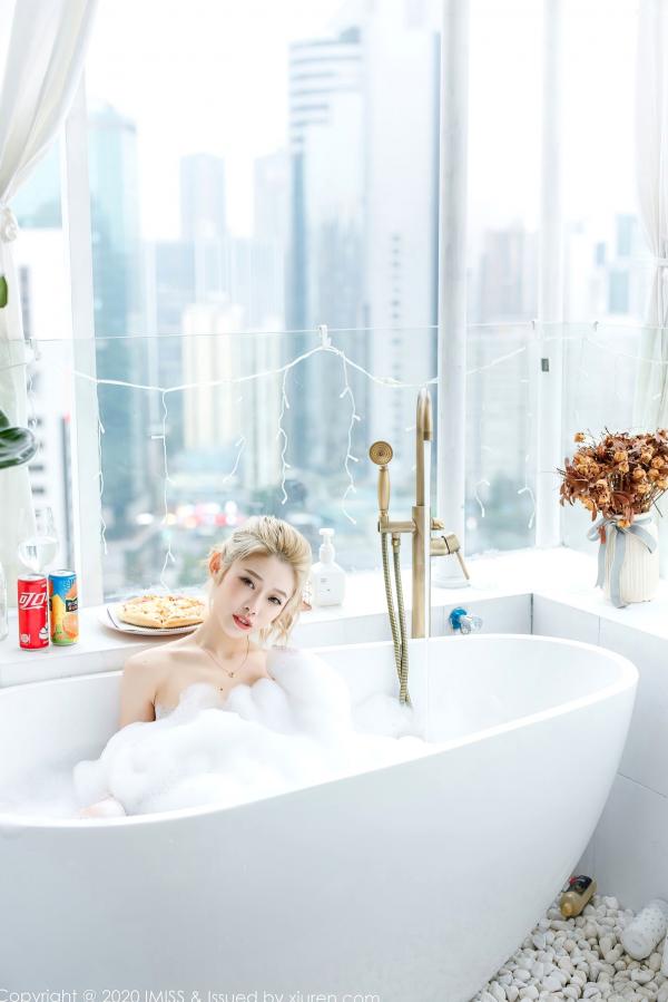 李凯诗 luvian本能  IMiss爱蜜社第490期：Luvian浴室泡泡浴私房写真，金色短发美女展现迷人曲线与白嫩肌肤，大尺度无圣光性感诱惑，尽显纯欲本能第10张图片