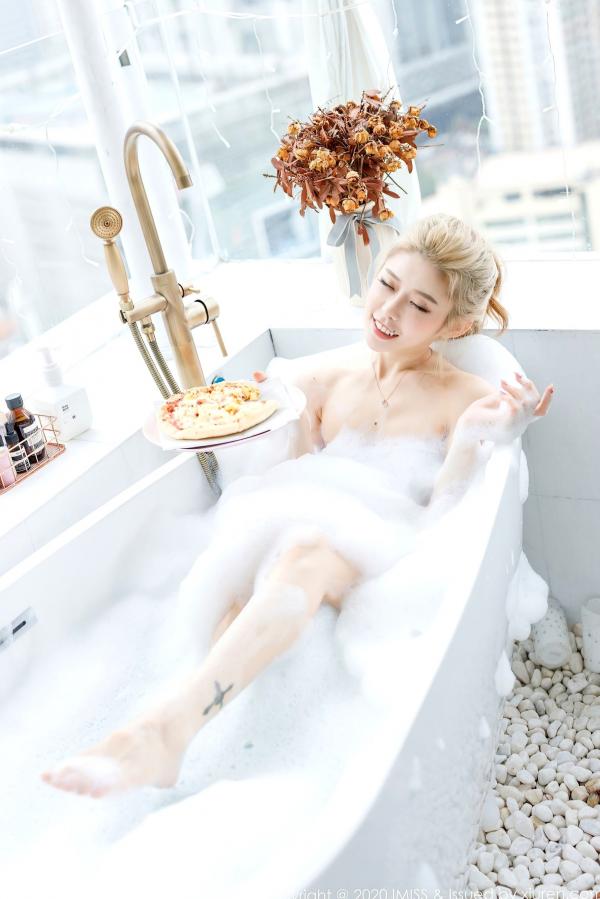 李凯诗 luvian本能  IMiss爱蜜社第490期：Luvian浴室泡泡浴私房写真，金色短发美女展现迷人曲线与白嫩肌肤，大尺度无圣光性感诱惑，尽显纯欲本能第25张图片