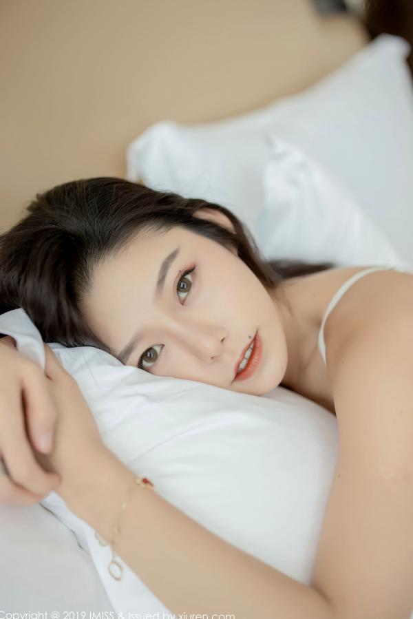 李凯诗 luvian本能  IMiss爱蜜社-398-Luvian本能-浴室连体内衣与蕾丝私房写真，不仅有性感泳装美腿福利，更有冷艳模特精致诱惑，全套无圣光高清大尺度呈现，尽显骨感女神魅力。第32张图片