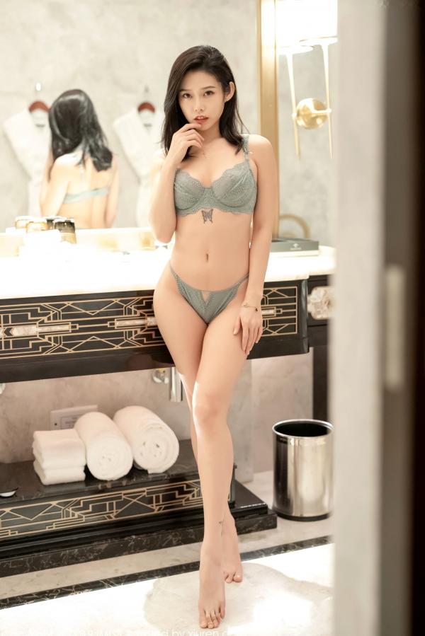 李凯诗 luvian本能  IMiss爱蜜社-374-Luvian本能：灰色蕾丝内衣与优雅灰丝，演绎高级感私房写照，尽显妩媚迷人气质第31张图片