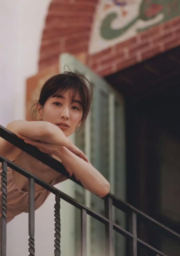 田中みな実 田中美奈实  田中みな実1st写真集 Sincerely yours... 绝美私房写真，极致性感美腿与优雅气质的完美结合第13张图片