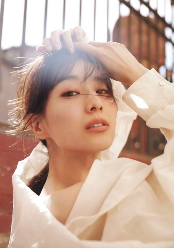 田中みな実 田中美奈实  田中みな実1st写真集 Sincerely yours... 绝美私房写真，极致性感美腿与优雅气质的完美结合第15张图片