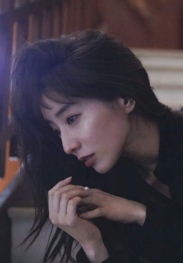 田中みな実 田中美奈实  田中みな実1st写真集 Sincerely yours... 绝美私房写真，极致性感美腿与优雅气质的完美结合第36张图片