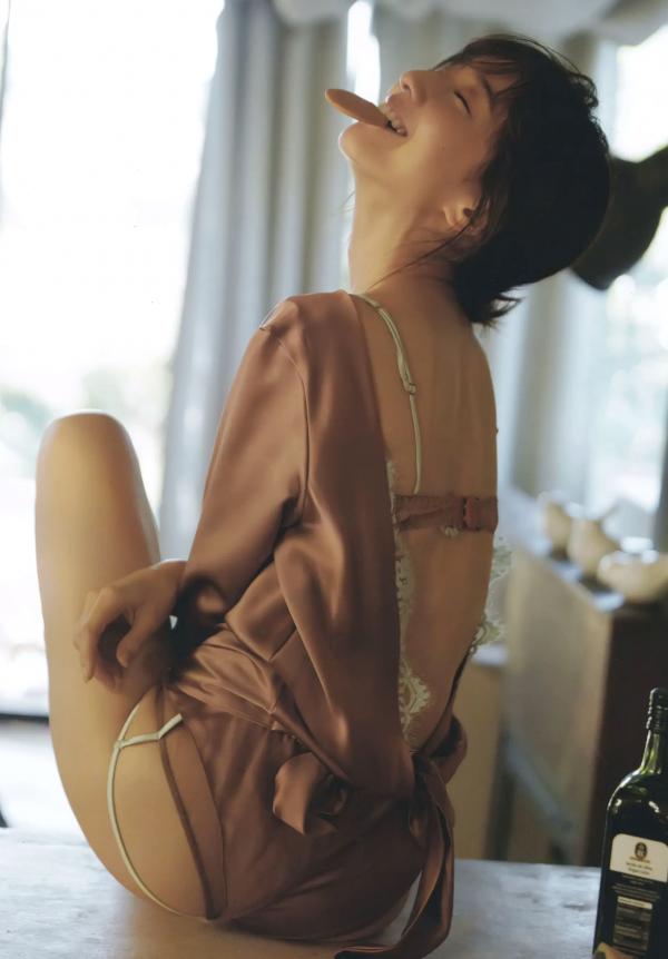 田中みな実 田中美奈实  田中みな実1st写真集 Sincerely yours... 绝美私房写真，极致性感美腿与优雅气质的完美结合第44张图片