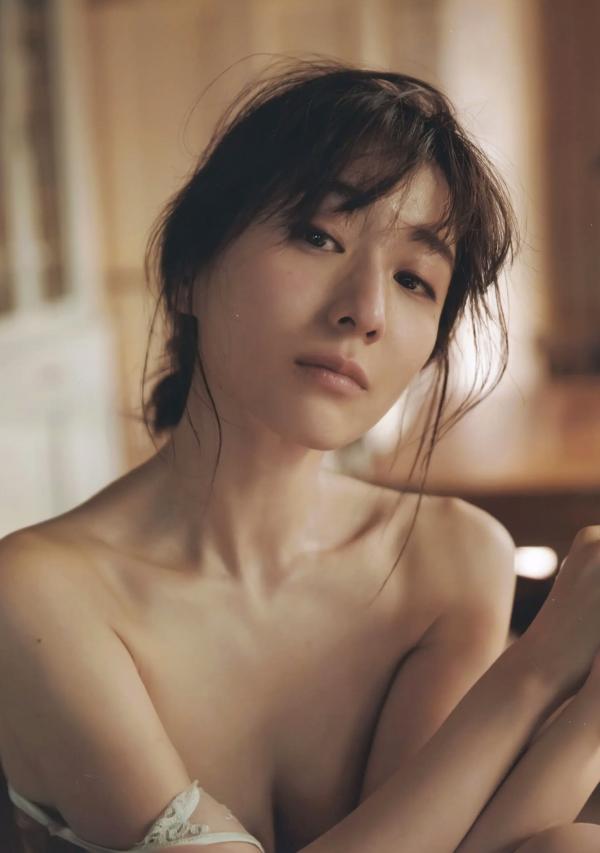 田中みな実 田中美奈实  田中みな実1st写真集 Sincerely yours... 绝美私房写真，极致性感美腿与优雅气质的完美结合第48张图片