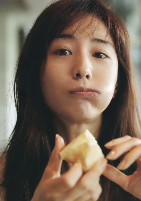 田中みな実 田中美奈实  田中みな実1st写真集 Sincerely yours... 绝美私房写真，极致性感美腿与优雅气质的完美结合第66张图片