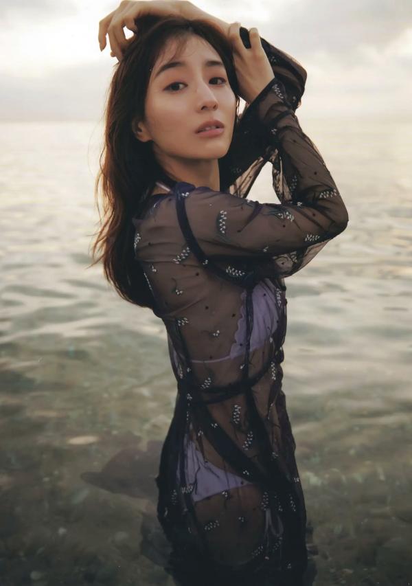 田中みな実 田中美奈实  田中みな実1st写真集 Sincerely yours... 绝美私房写真，极致性感美腿与优雅气质的完美结合第104张图片
