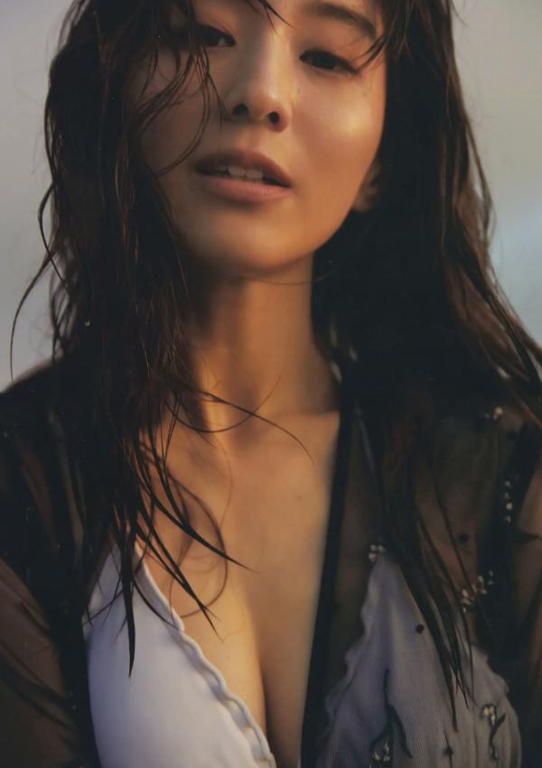 田中みな実 田中美奈实  田中みな実1st写真集 Sincerely yours... 绝美私房写真，极致性感美腿与优雅气质的完美结合第111张图片