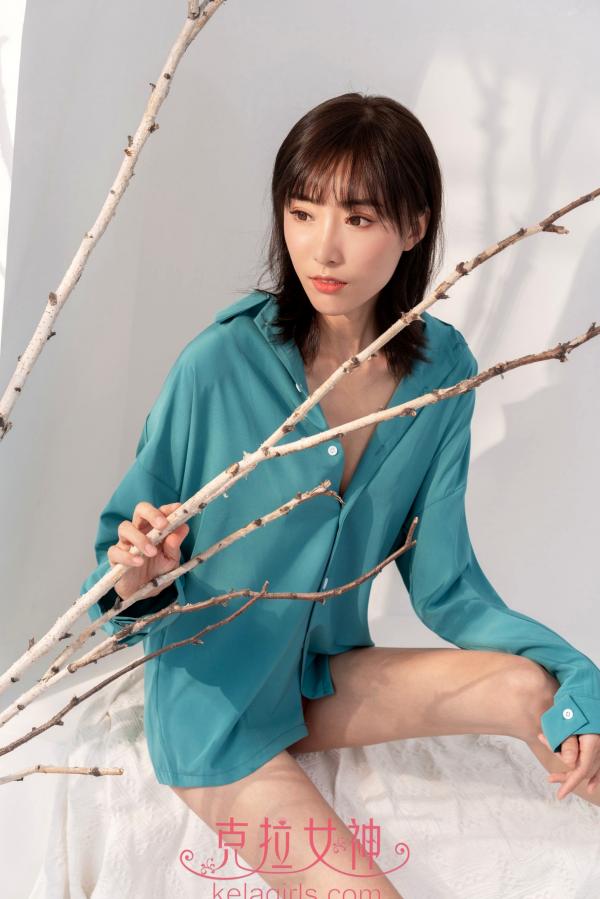 筱穎兒 颖儿  KelaGirls克拉女神颖儿：秋意春心，个性破洞牛仔混搭性感私房诱惑，演绎骨感女神的魅力第10张图片