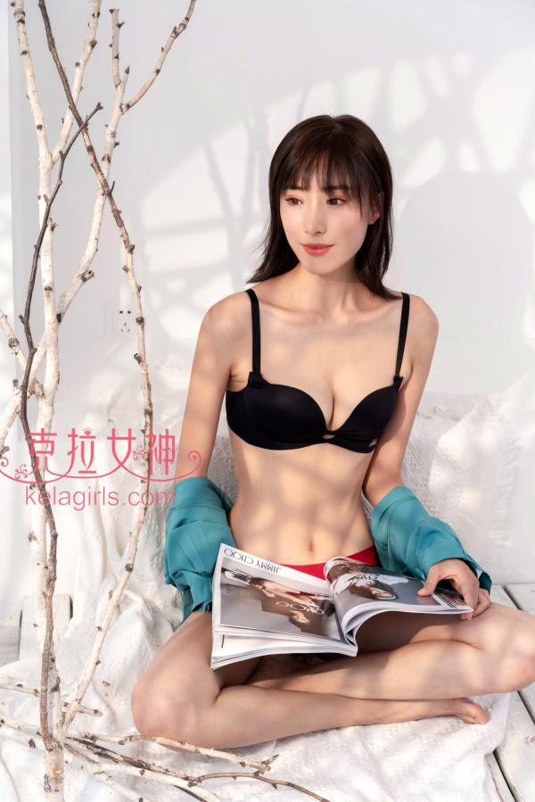 筱穎兒 颖儿  KelaGirls克拉女神颖儿：秋意春心，个性破洞牛仔混搭性感私房诱惑，演绎骨感女神的魅力第13张图片