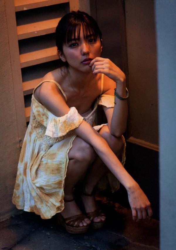 真野恵里菜 真野惠里菜  真野恵里菜《Escalation》写真集：火辣泳池比基尼，演绎夏日清纯与性感诱惑，尽显曼妙身姿与治愈女神魅力第64张图片