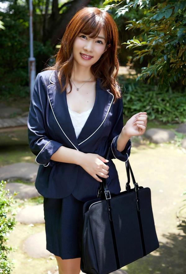 石岡真衣 石冈真衣  石岡真衣(Mai Ishioka)个人写真集《私だけのお得意様》——私房内衣与干练西装造型，展现清纯与诱惑交织的极致魅力，绝美御姐范儿带来视觉享受[54P]第3张图片