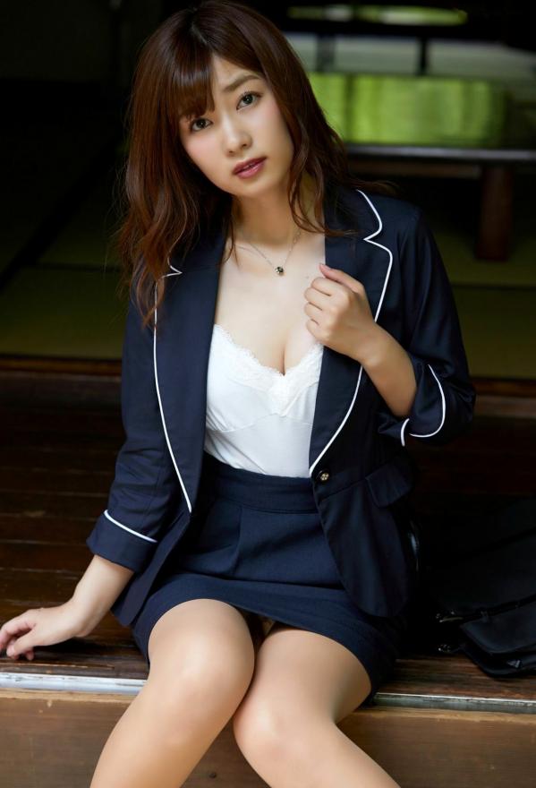 石岡真衣 石冈真衣  石岡真衣(Mai Ishioka)个人写真集《私だけのお得意様》——私房内衣与干练西装造型，展现清纯与诱惑交织的极致魅力，绝美御姐范儿带来视觉享受[54P]第11张图片