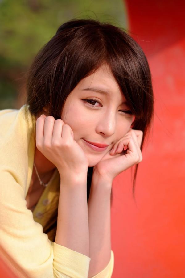 張齊郡 张齐郡  超跑女神大眼正妹张齐郡JULIE踏青外拍第106张图片