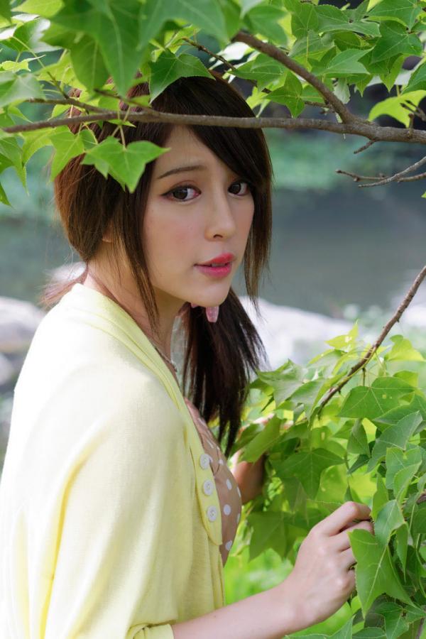 張齊郡 张齐郡  超跑女神大眼正妹张齐郡JULIE踏青外拍第112张图片