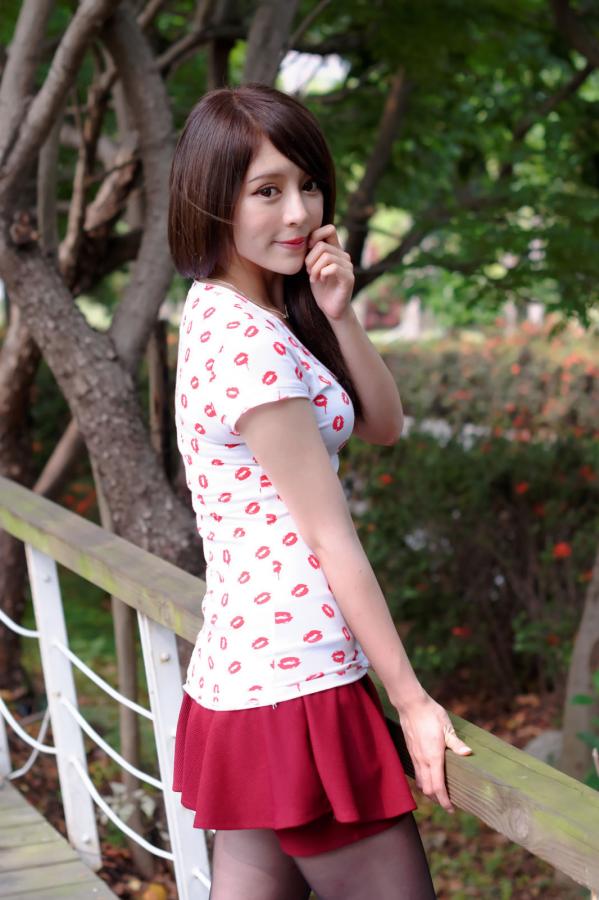 張齊郡 张齐郡  超跑女神大眼正妹张齐郡JULIE踏青外拍第136张图片