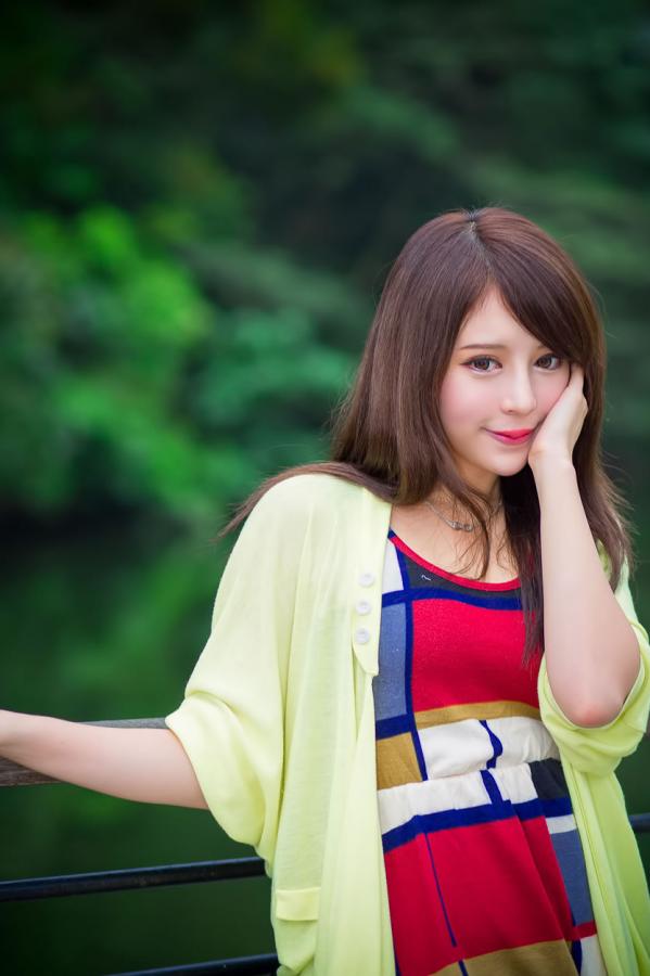張齊郡 张齐郡  超跑女神大眼正妹张齐郡JULIE踏青外拍第147张图片