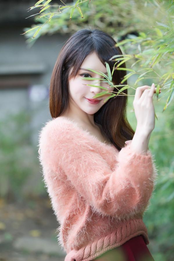 張齊郡 张齐郡  超跑女神大眼正妹张齐郡JULIE踏青外拍第150张图片