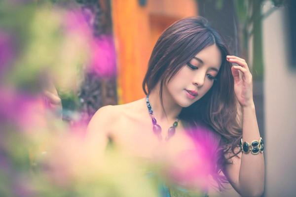張齊郡 张齐郡  台湾大眼正妹张齐郡《炫彩外拍》清新街拍写真集，清纯甜美气质出众，尽显灵动户外女神魅力第11张图片