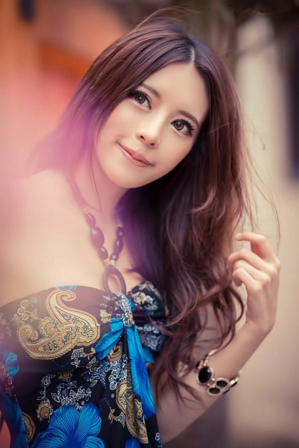 張齊郡 张齐郡  台湾大眼正妹张齐郡《炫彩外拍》清新街拍写真集，清纯甜美气质出众，尽显灵动户外女神魅力第14张图片