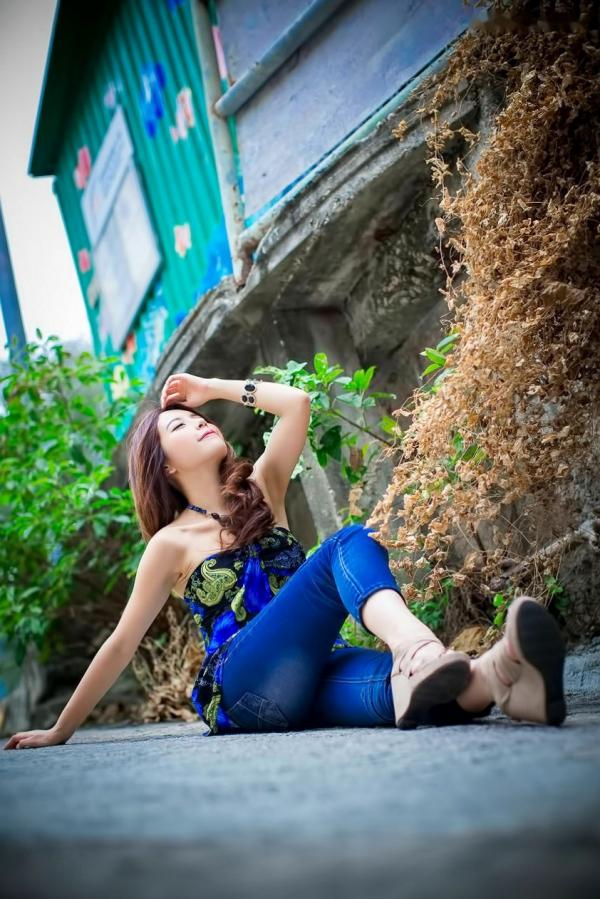 張齊郡 张齐郡  台湾大眼正妹张齐郡《炫彩外拍》清新街拍写真集，清纯甜美气质出众，尽显灵动户外女神魅力第21张图片