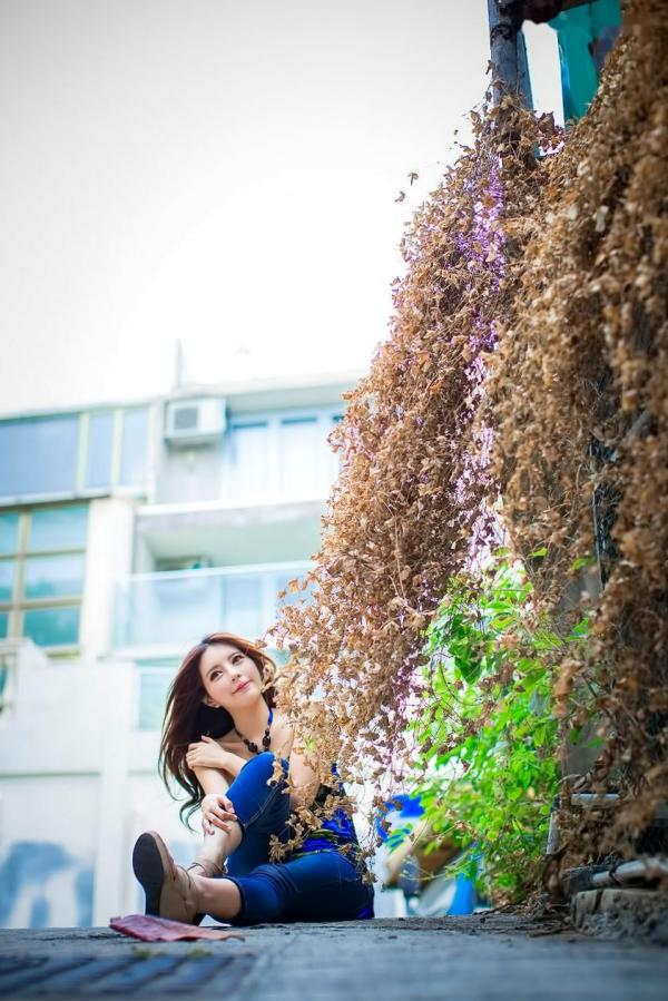 張齊郡 张齐郡  台湾大眼正妹张齐郡《炫彩外拍》清新街拍写真集，清纯甜美气质出众，尽显灵动户外女神魅力第27张图片