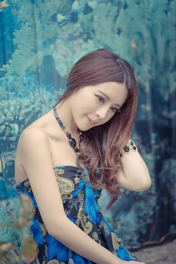 張齊郡 张齐郡  台湾大眼正妹张齐郡《炫彩外拍》清新街拍写真集，清纯甜美气质出众，尽显灵动户外女神魅力第44张图片