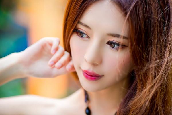 張齊郡 张齐郡  台湾大眼正妹张齐郡《炫彩外拍》清新街拍写真集，清纯甜美气质出众，尽显灵动户外女神魅力第45张图片