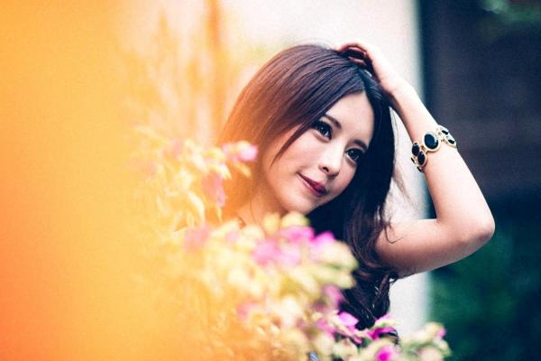 張齊郡 张齐郡  台湾大眼正妹张齐郡《炫彩外拍》清新街拍写真集，清纯甜美气质出众，尽显灵动户外女神魅力第46张图片