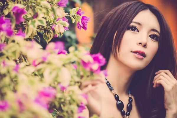 張齊郡 张齐郡  台湾大眼正妹张齐郡《炫彩外拍》清新街拍写真集，清纯甜美气质出众，尽显灵动户外女神魅力第49张图片