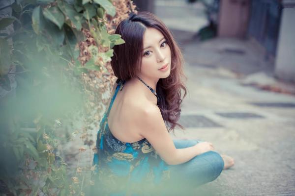 張齊郡 张齐郡  台湾大眼正妹张齐郡《炫彩外拍》清新街拍写真集，清纯甜美气质出众，尽显灵动户外女神魅力第52张图片