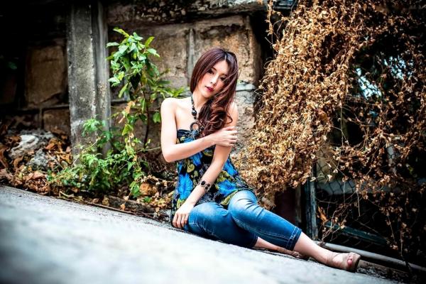 張齊郡 张齐郡  台湾大眼正妹张齐郡《炫彩外拍》清新街拍写真集，清纯甜美气质出众，尽显灵动户外女神魅力第53张图片