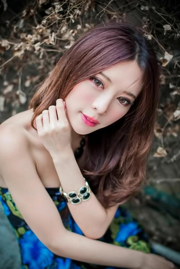 張齊郡 张齐郡  台湾大眼正妹张齐郡《炫彩外拍》清新街拍写真集，清纯甜美气质出众，尽显灵动户外女神魅力第65张图片