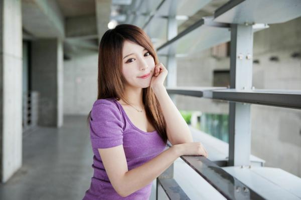 張齊郡 张齐郡  台湾正妹张齐郡《2013-JuLie玉美人!》写真集：墨绿连衣短裙黑丝美腿唯美私房第6张图片
