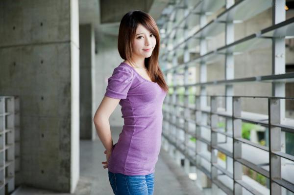 張齊郡 张齐郡  台湾正妹张齐郡《2013-JuLie玉美人!》写真集：墨绿连衣短裙黑丝美腿唯美私房第9张图片