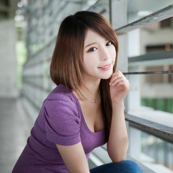張齊郡 张齐郡  台湾正妹张齐郡《2013-JuLie玉美人!》写真集：墨绿连衣短裙黑丝美腿唯美私房第12张图片
