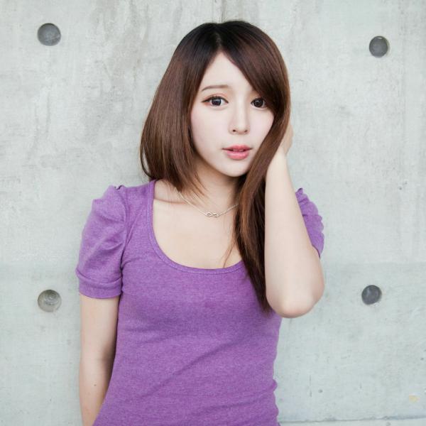 張齊郡 张齐郡  台湾正妹张齐郡《2013-JuLie玉美人!》写真集：墨绿连衣短裙黑丝美腿唯美私房第13张图片