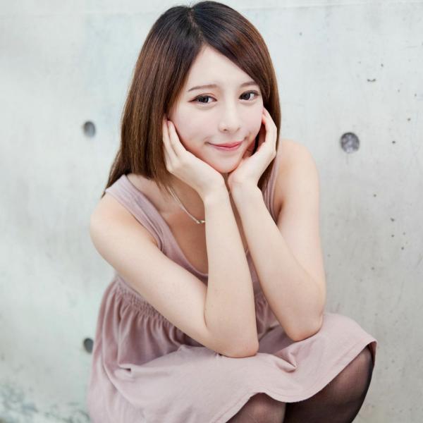 張齊郡 张齐郡  台湾正妹张齐郡《2013-JuLie玉美人!》写真集：墨绿连衣短裙黑丝美腿唯美私房第20张图片