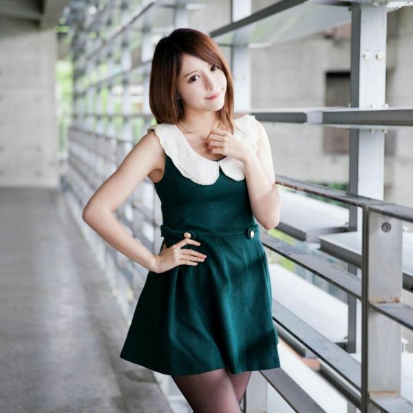 張齊郡 张齐郡  台湾正妹张齐郡《2013-JuLie玉美人!》写真集：墨绿连衣短裙黑丝美腿唯美私房第39张图片