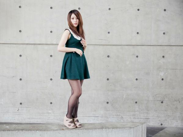 張齊郡 张齐郡  台湾正妹张齐郡《2013-JuLie玉美人!》写真集：墨绿连衣短裙黑丝美腿唯美私房第50张图片
