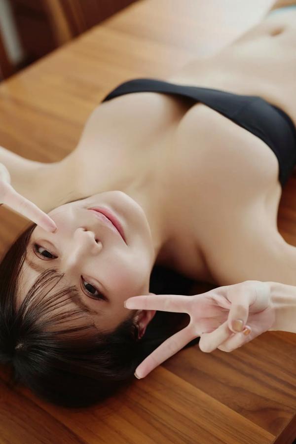 小日向愛 小日向結衣 小日向結衣 - 手ブラの向こう側：日本女神家居私房大尺度性感内衣写真第40张图片