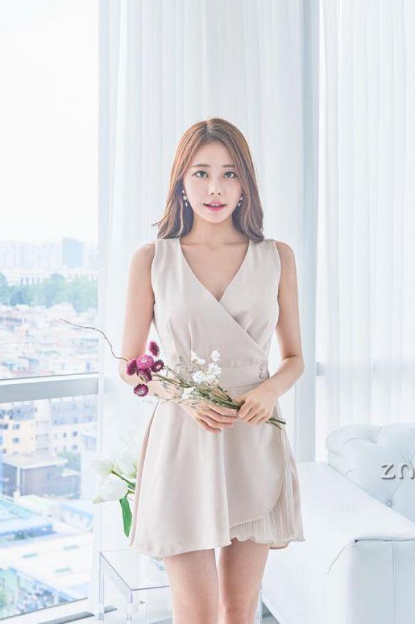 김민영 金敏英  金敏英- 街拍气质女装养眼写真第105张图片