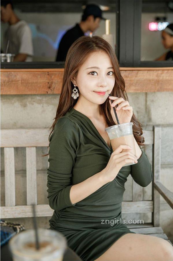 김민영 金敏英  金敏英- 街拍气质女装养眼写真第112张图片