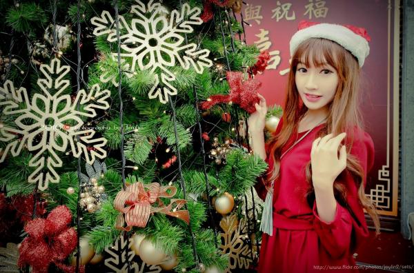 Magic_kiki77 琪琪  台湾正妹琪琪户外职场OL风格写真，白衬衫黑丝袜美腿诱惑，尽显清纯御姐气质第28张图片