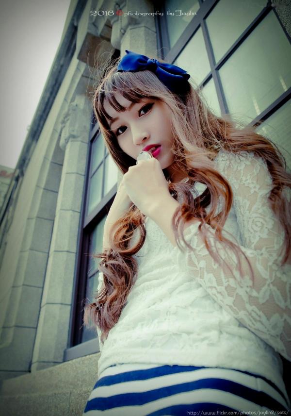 Magic_kiki77 琪琪  台湾正妹琪琪户外职场OL风格写真，白衬衫黑丝袜美腿诱惑，尽显清纯御姐气质第29张图片