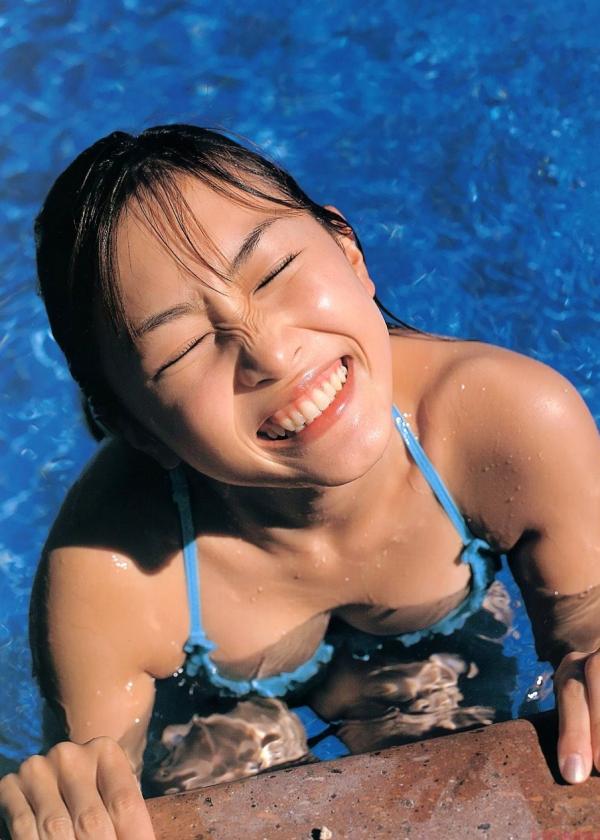杏さゆり 杏小百合  PB写真集_杏小百合（杏さゆり）《anzu》精选沙滩比基尼写真，演绎夏日清纯与性感风情第8张图片
