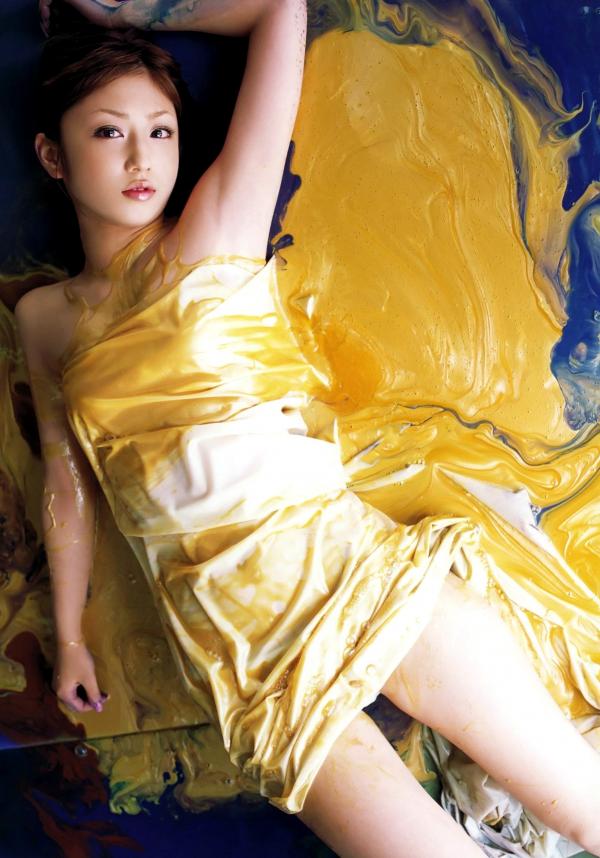 小倉優子 小仓优子  日本女神小仓优子绝版写真集《小仓优子のおいしいいただき方》：甜美气质与前卫艺术风格，展现百变诱惑瞬间 [146P]第41张图片