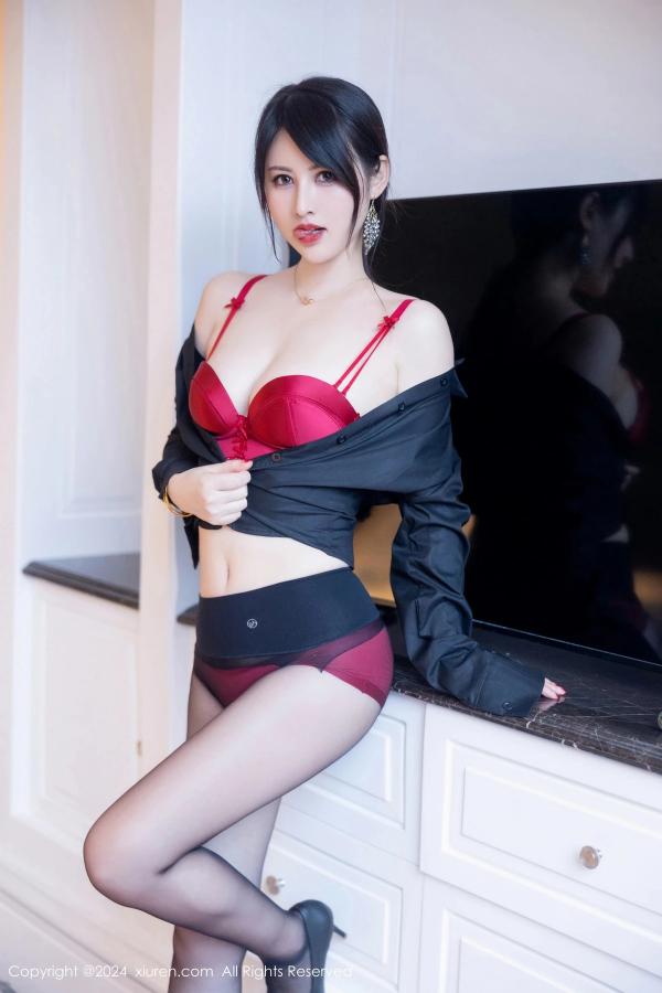 陈诗诗 诗诗  [XiuRen]高清写真图 2024.05.20 No.8569 诗诗kiki 黑丝美腿第43张图片