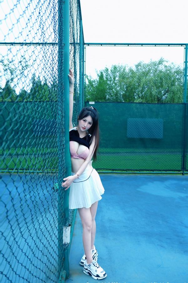 陈诗诗 诗诗  [XiuRen]高清写真图 2024.07.08 No.8821 诗诗kiki 性感美乳第6张图片