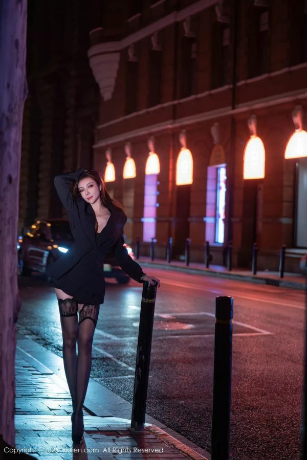 闫雪松 松果儿 [XiuRen]高清写真图 2025.10.23 No.10899 果儿Victoria第3张图片